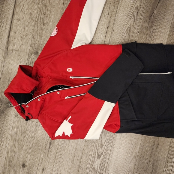 2018 Winter Olympic Hudson's Bay Men's Jacket - Picture 5 of 9